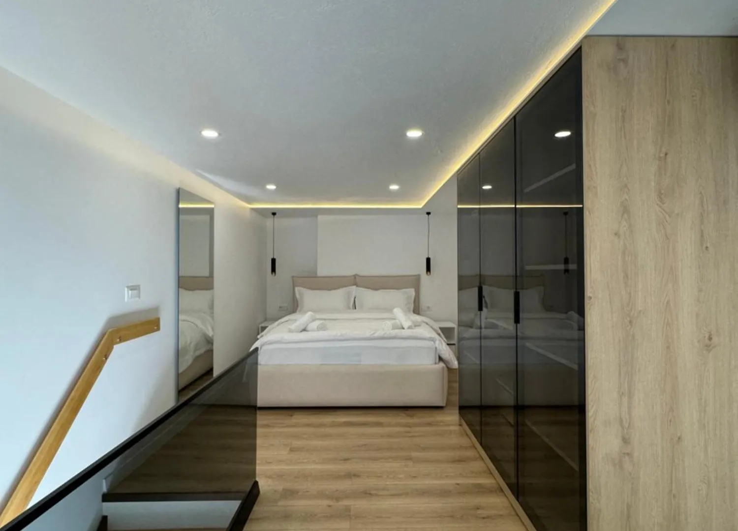 Essentia Tirana Studios 0*,  Albania